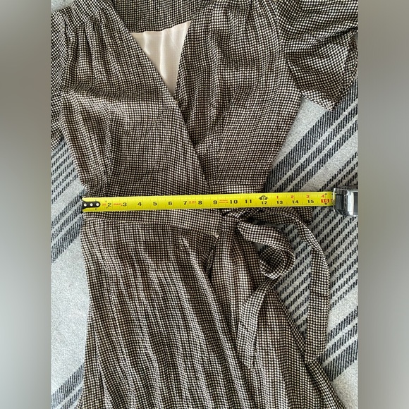 Mod Ref Brown gingham wrap dress size medium - Picture 16 of 16